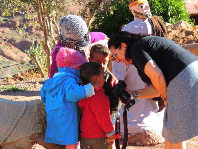 Ai bimbi del Marocco piace vedersi in foto
