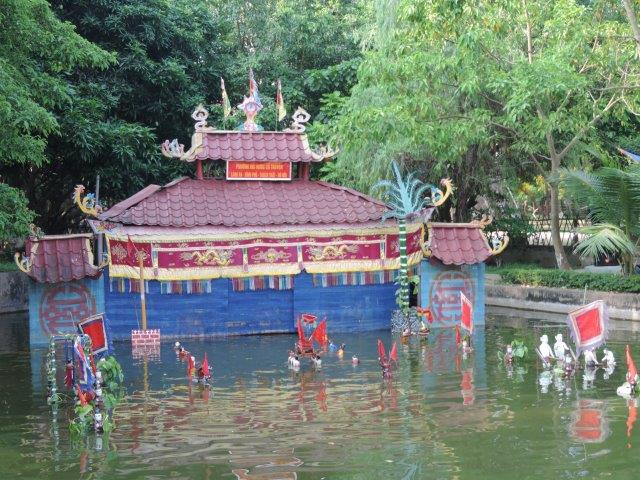 marionette sull'acqua